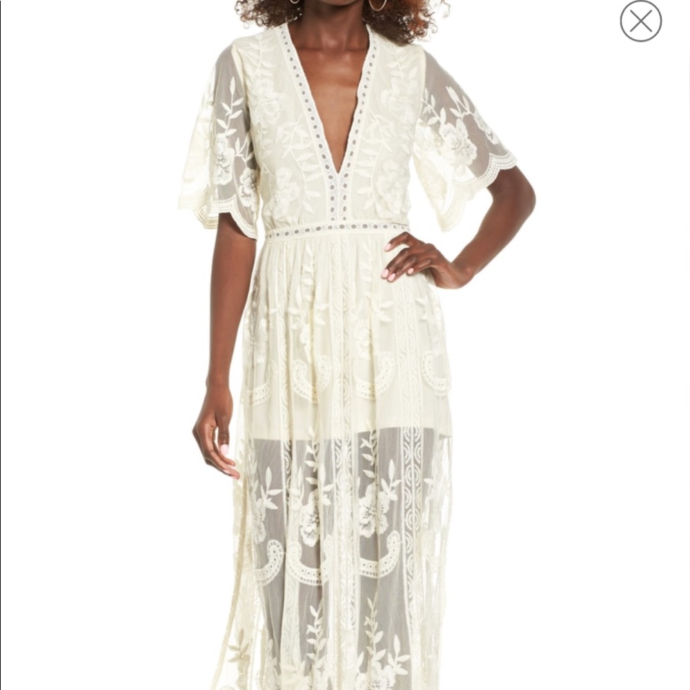 Socialite lace dress maxi